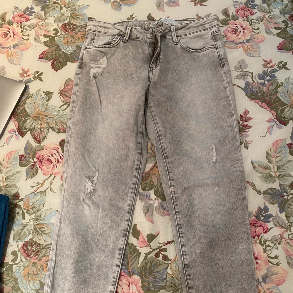 Zara Light Gray Distressed Women Jeans